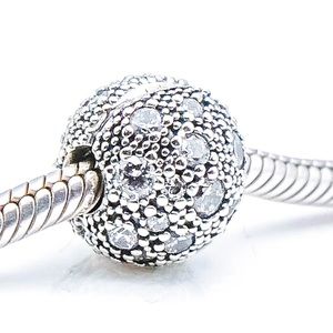 Pandora cosmic stars clip charm